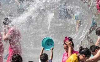 非物质文化遗产泼水图片（泼水节非遗图片素材哪里找）