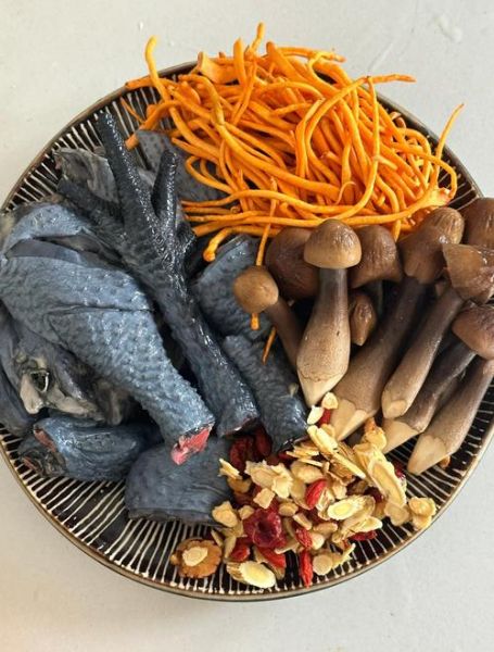 非物质文化遗产乌鸡汤（非物质文化遗产乌鸡汤正宗做法）-第1张图片-八三百科