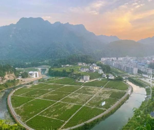 咸丰县历史气候变迁视频(咸丰县历史气候变迁视频解析)-第2张图片-八三百科 咸丰县历史气候变迁视频(咸丰县历史气候变迁视频解析)-第2张图片-八三百科