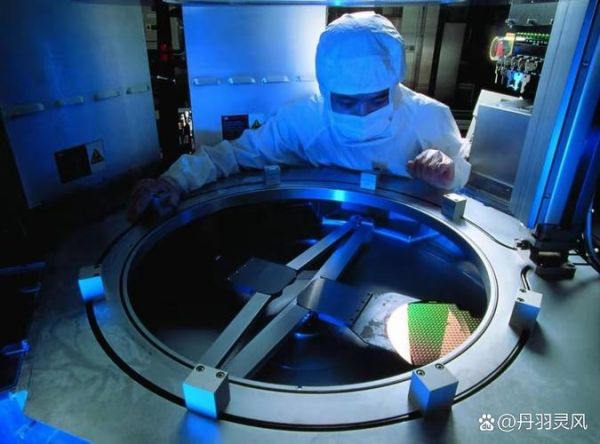 量子计算光刻技术量产（量子计算芯片光刻机何时量产落地？）-第2张图片-八三百科