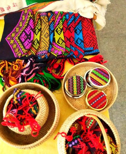 黎族非物质文化遗产现状(黎族非遗现状:守护与革新的真实记录)-第2张图片-八三百科 黎族非物质文化遗产现状(黎族非遗现状:守护与革新的真实记录)-第2张图片-八三百科