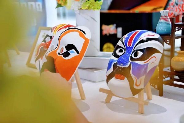 彩绘非物质文化遗产图片（彩绘非物质文化遗产图片怎么拍才出片）-第2张图片-八三百科