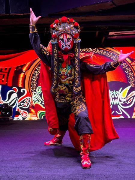 川剧非物质文化遗产（川剧变脸是怎么做到的）-第1张图片-八三百科