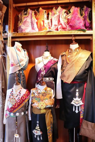 非物质文化遗产藏服(藏服非遗传承人一天都在干什么)-第1张图片-八三百科 非物质文化遗产藏服(藏服非遗传承人一天都在干什么)-第1张图片-八三百科