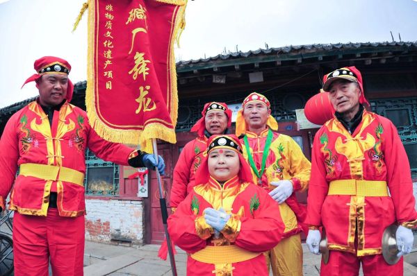 非物质文化遗产彩带舞龙（零基础学非遗彩带舞龙步骤）-第3张图片-八三百科