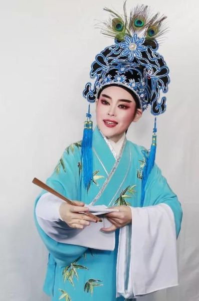 非物质文化遗产越剧(越剧怎么入门?零基础也能看懂的戏腔入门指南)-第2张图片-八三百科 非物质文化遗产越剧(越剧怎么入门?零基础也能看懂的戏腔入门指南)-第2张图片-八三百科